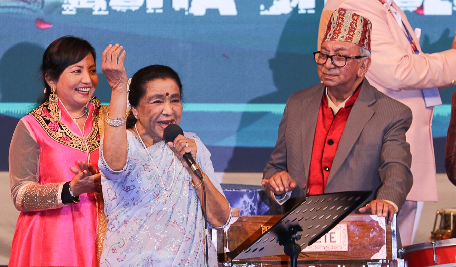 आशा भोस्लेले गाइन् रञ्जित गजमेरको संगीतमा नेपाली गीत